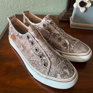 New Blowfish Fashion Sneakers 8.5